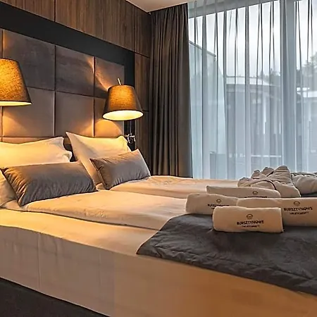 Bursztynowe Resort&spa מלון דירות
